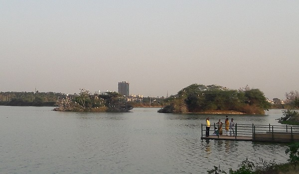 Featured Image of Thalambur Lake Park